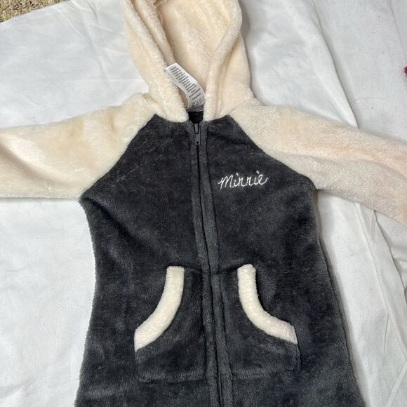 Disney Minnie Mouse Fuzzy Jumpsuit. Size 6/9 Months. - Picture 2 of 9